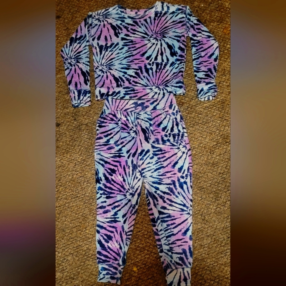 NWOT GIRLS TIE DYE PASTEL JOGGER SUIT SIZE 10/12 SOFT POLYESTER FLEECE MATERIAL